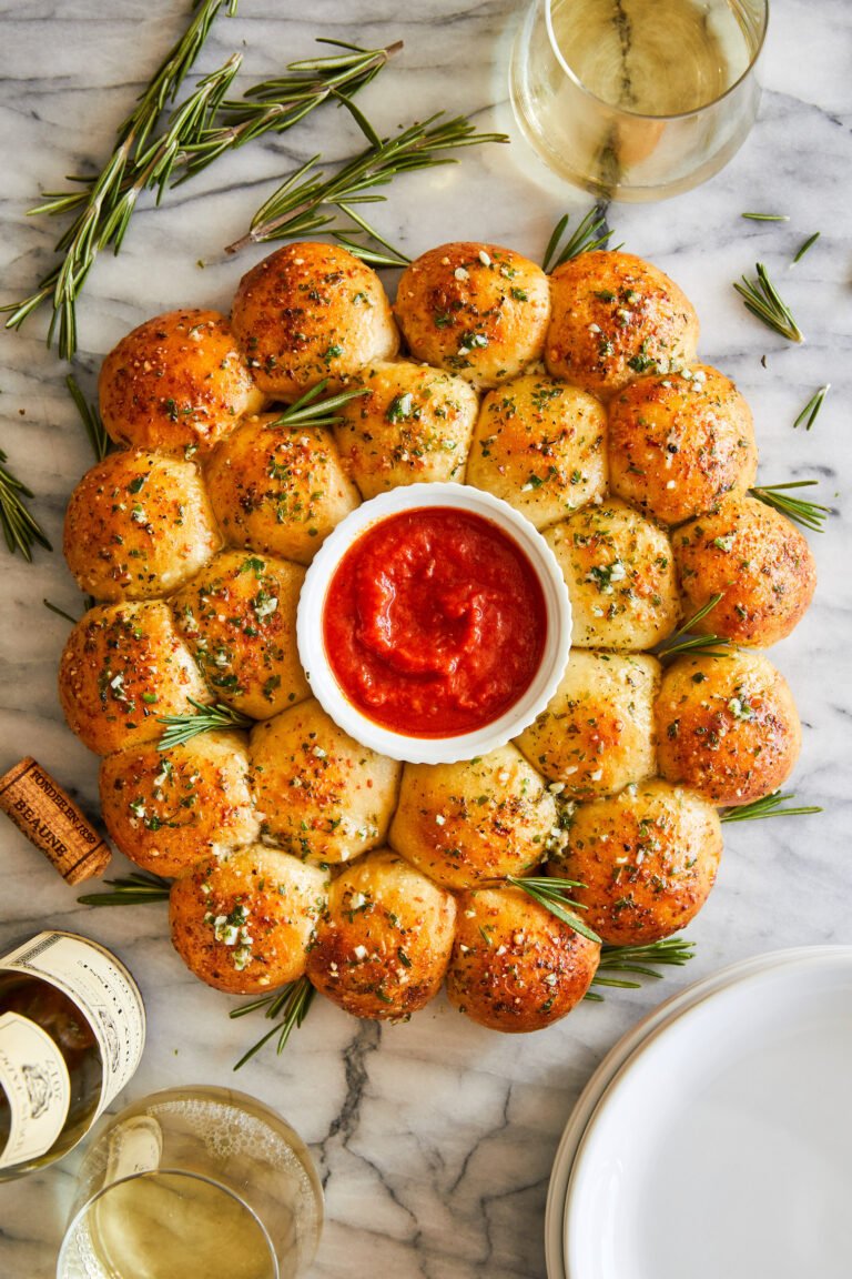 Pull Apart Garlic Bread Wreath